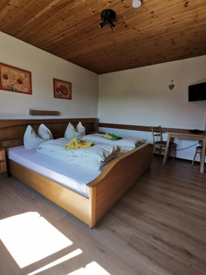 Hotel Garni Austermayer Traunreut Extérieur photo