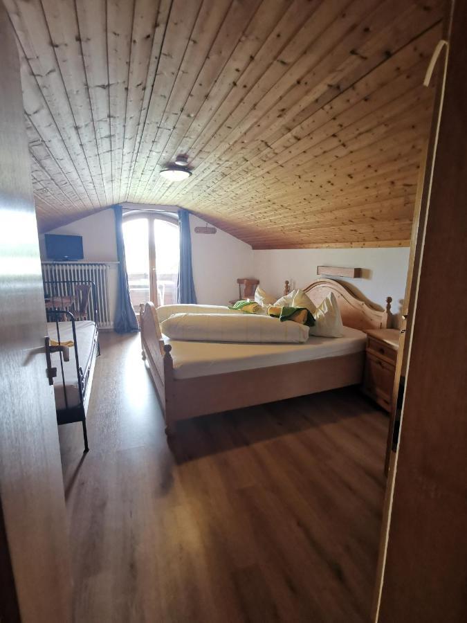Hotel Garni Austermayer Traunreut Extérieur photo