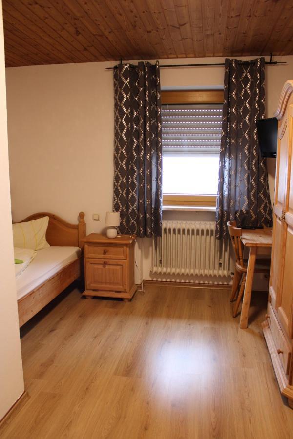 Hotel Garni Austermayer Traunreut Extérieur photo