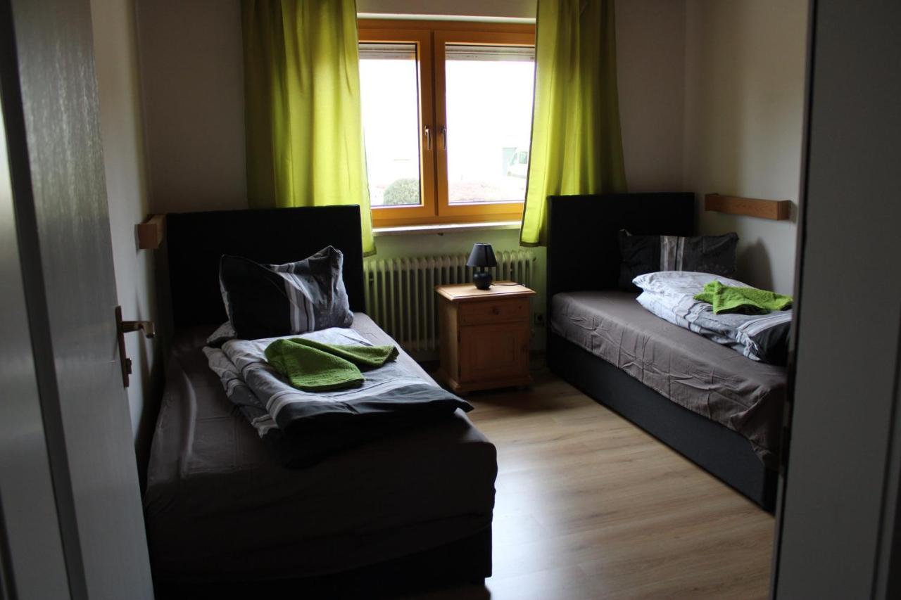 Hotel Garni Austermayer Traunreut Extérieur photo